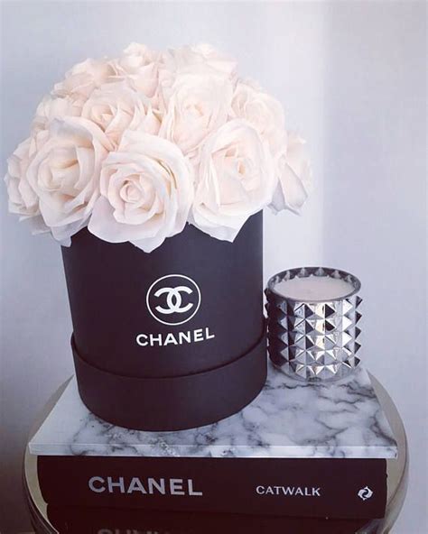 chanel box roses|Chanel gift box.